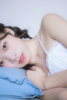 羞辱打开双腿H调教女友视频